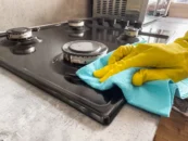 , Jak skutecznie wyczyścić kuchenkę gazową? Domowe sposoby na przypalenia, palniki i stal nierdzewną